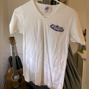 vintage 2000s t shirt.